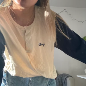 Obey tröja  - Säljer min super sköna obey tröja då den inte kommer till användning längre!