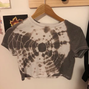 tie dye - Tie dye tröja.Bara lite nopprig.croppad.8
