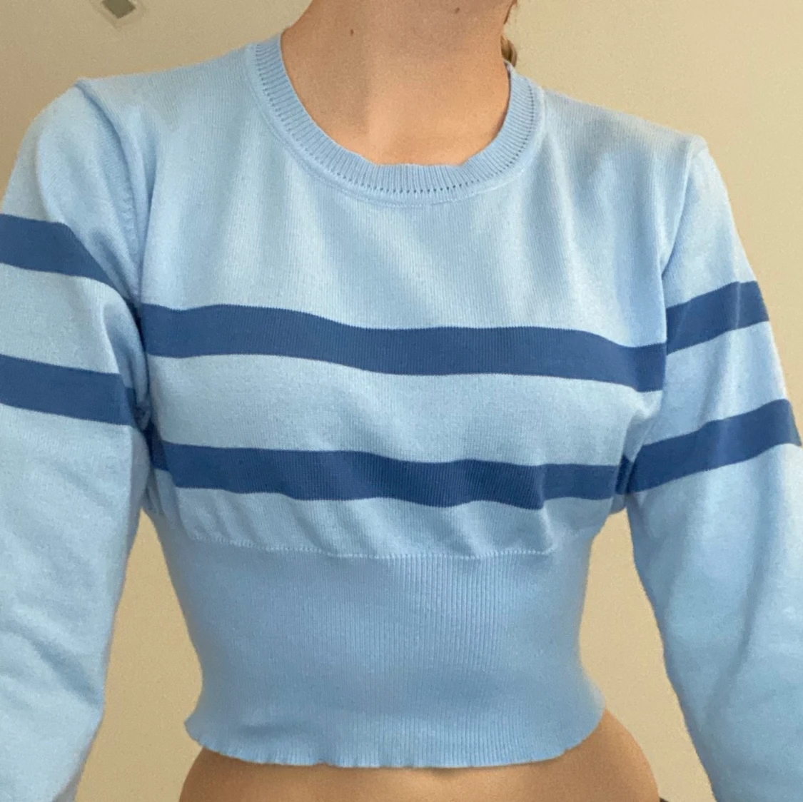 Jätte söt blå långarmad topp