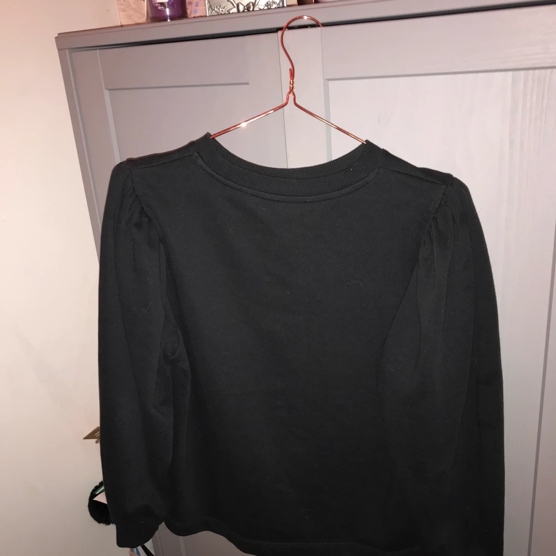 Svart sweatshirt