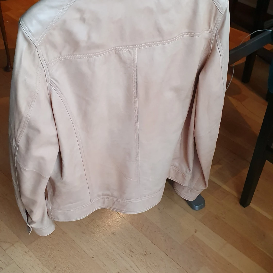 Söt unique Pure leather jacka  från p - 90