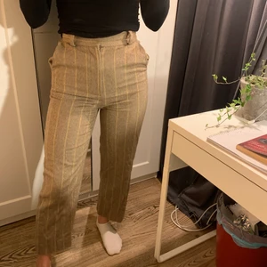 Byxor från & other stories - Byxor från & other stories, st 34. Säljer pga för små.