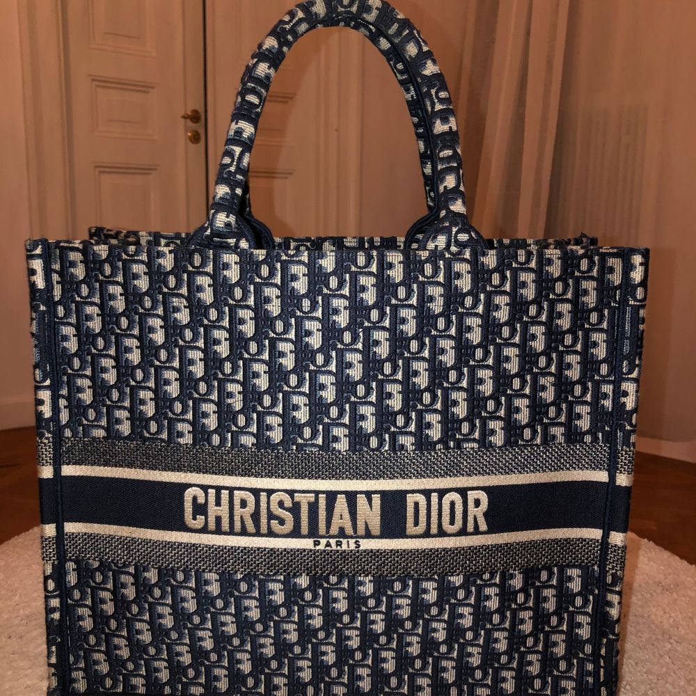 Christian Dior Tote bag i mycket bra skick! . Väskor.