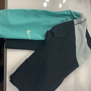 Tränings tights - 3 st träning byxor  50kr st eller 110kr för alla.