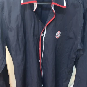 Fin skjorta  - Jätte fin skjorta använd en gång 