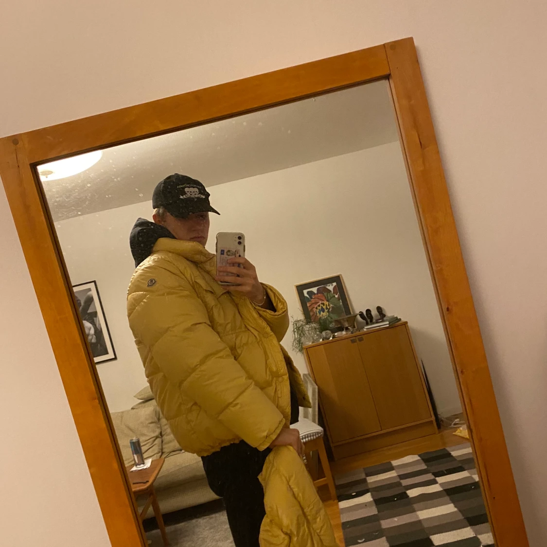 Moncler jacka gul size 2