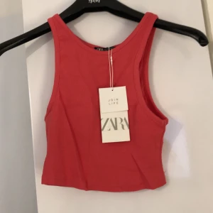 Crop top  - Helt ny från zara, strl s