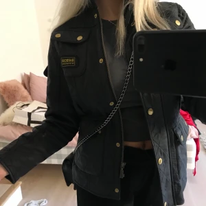 Barbour jacka  -  Köptes på NK för några år sedan. Ca storlek XXS