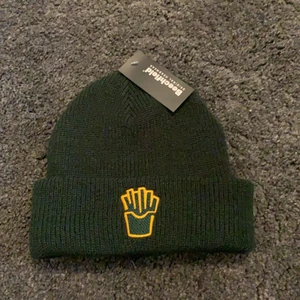 McDonalds mössa - Grön McDonalds mössa. Aldrig använd. I gott skick! Budgivning från 20 kr.              Meddela om du vill köpa.