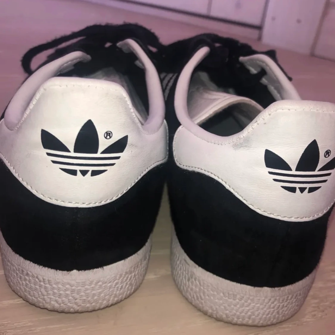 Adidas skor - 90
