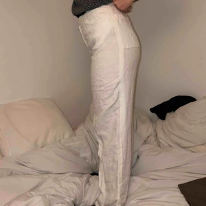  - Vita linne byxor, utmärkta till sommaren, säljer för jag har ett annat par. 