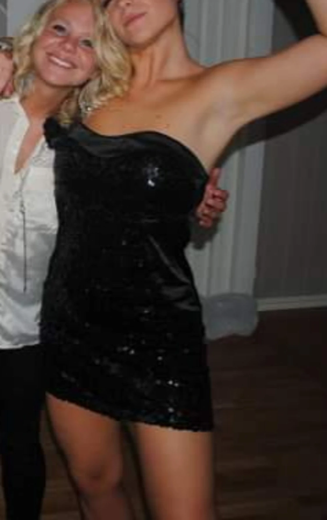 Svarr Glittrig pajlett klännin - 90