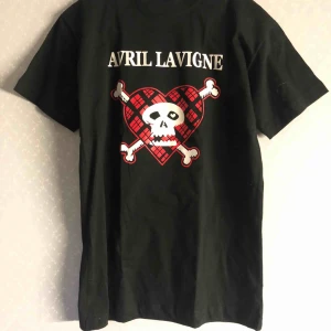  - avril lavigne t-shirt, oanvänd 