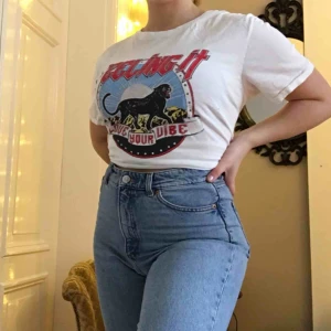  - T-shirt från H&M, frakt: 39 kr, totalpris: 79 kr