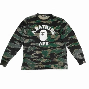  - Skick 9/10. Köpt av kochsupply på instagram för 900kr. Endast testad av mig och sitter inte som jag ville. Storlek M men sitter mindre. Hör av dig för frågor!