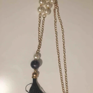  - Fint halsband för 18:-