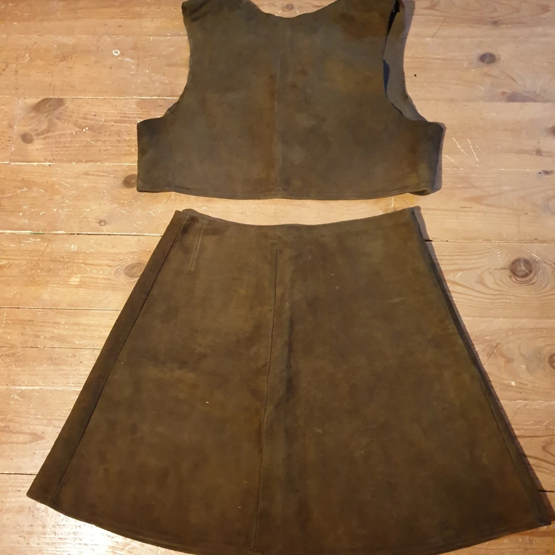 Mockaväst & kjol - 90