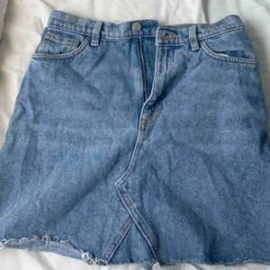  - As fin jeanskjol från Monki! Jättebra skick