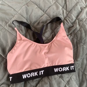 Träning topp  - Råda träningstopp från Lindex 