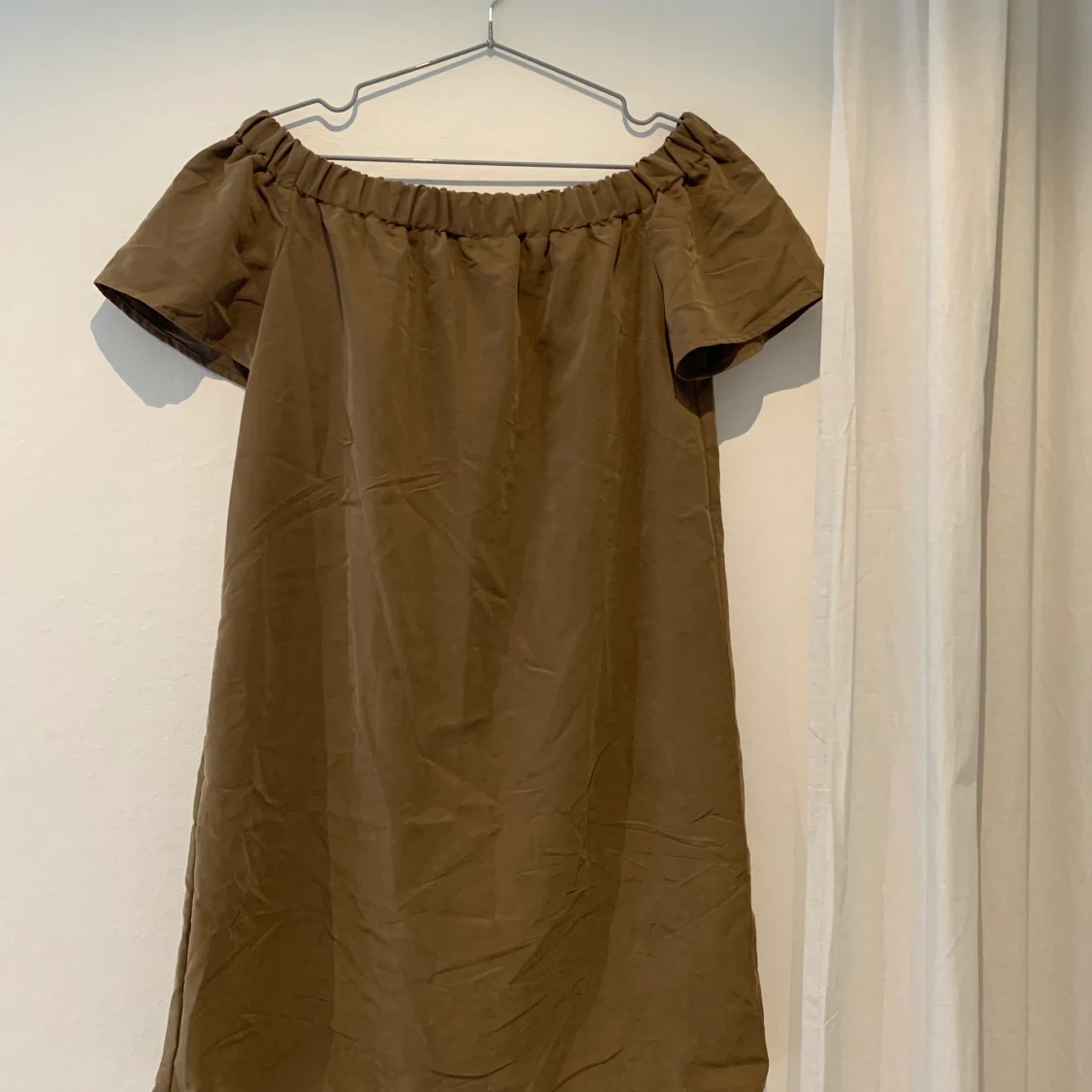 Offshoulderklänning