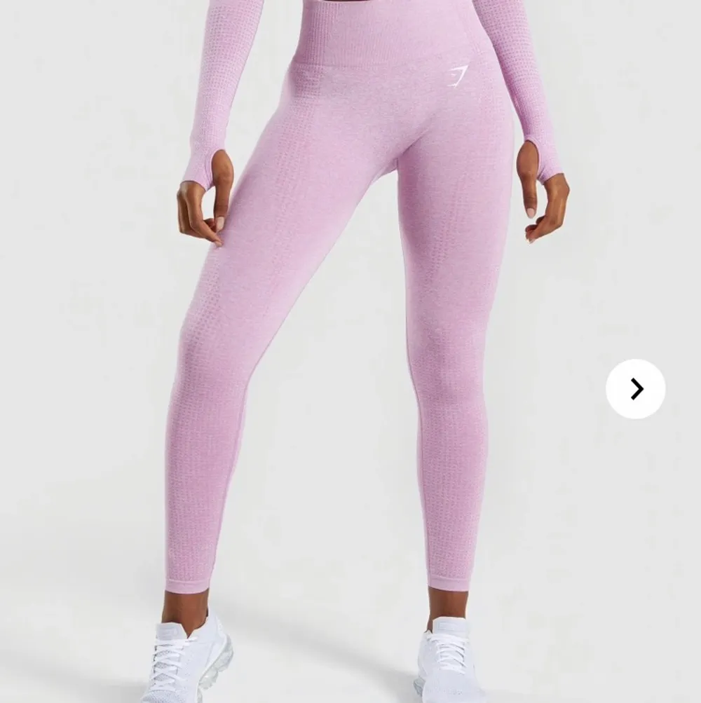 Säljer gymshark vital seamless pink i strl S. Jeans & Byxor.