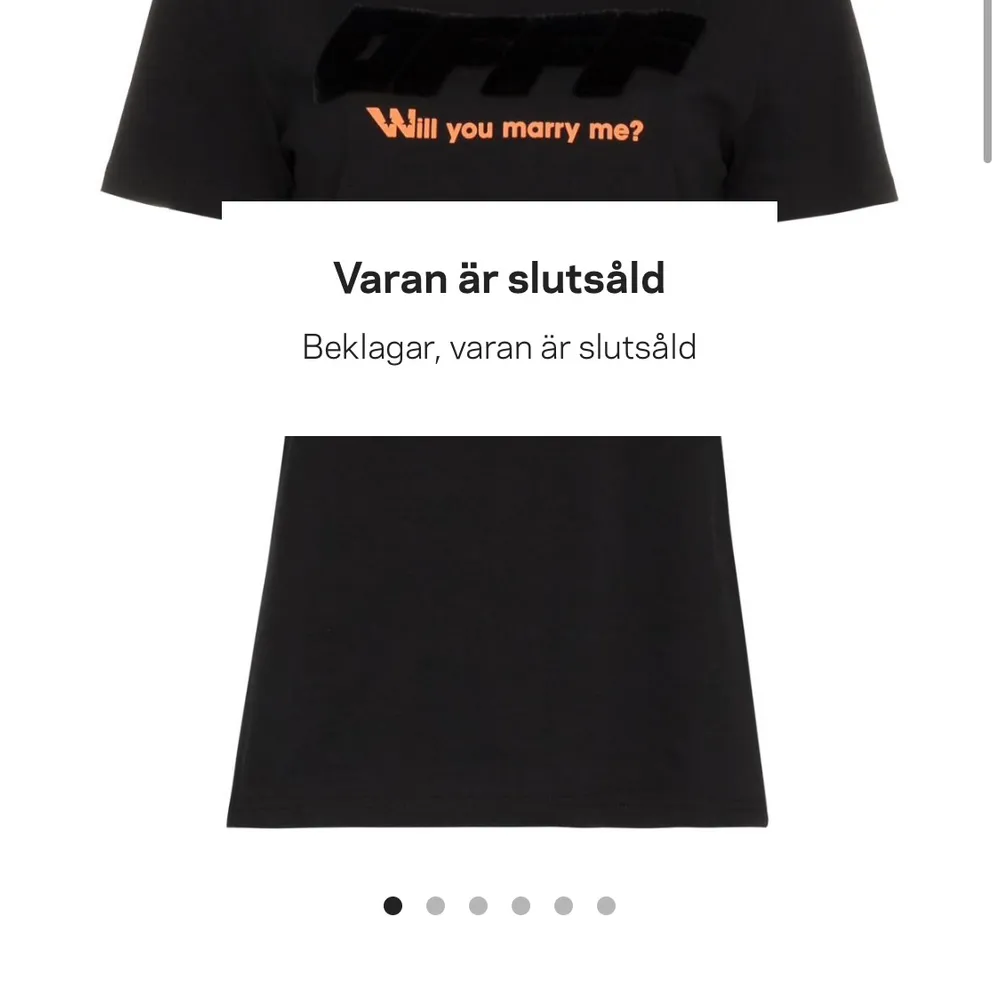 Skit snygg t-shirt som är slutsåld nästan överallt. Kostade 370€ på farfetch. Texten ”off” samt trean på baksidan är fluffig och det har åkt av lite. Man ser vad det står och alls men ”fluffet” är lite ojämnt. . T-shirts.