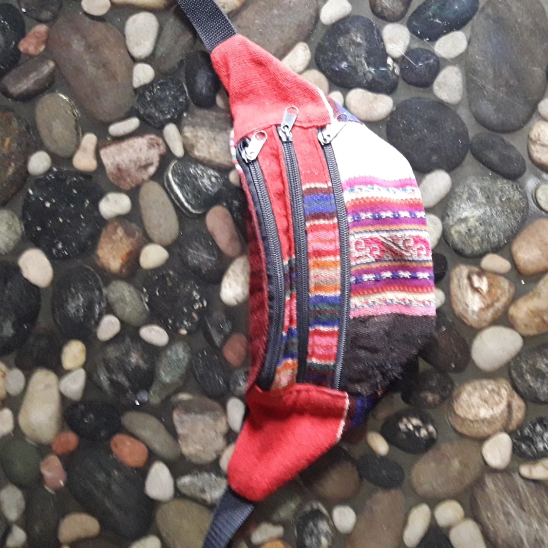 Färgglad midjeväska