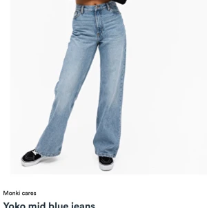 Jeans - Monki jeans i den populära modellen Yoko | säljer mina då dem är en aning för små | orginal priset är 400kr | frakten är inräknad i priset 🥰