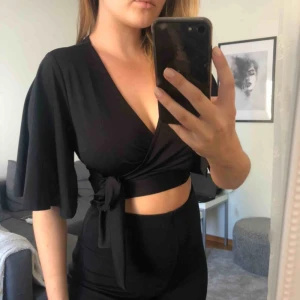  - Jättefin blus från Nelly, använd endast 1 gång så den är i nyskick. Frakt tillkommer☺️