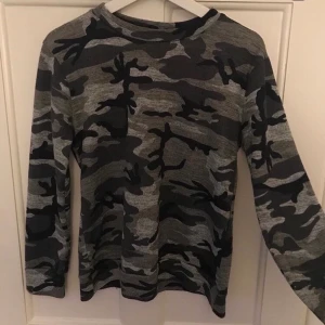 Camoflage tröja  - Skön camoflauge tröja   82kr inkl frakten 