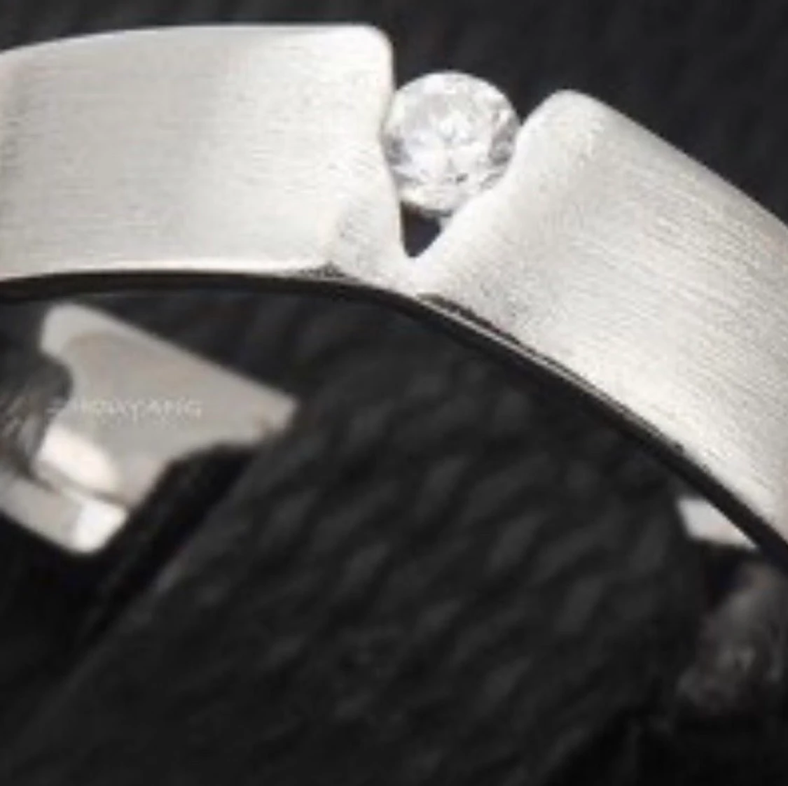 Ring , vitguldplÀtterad