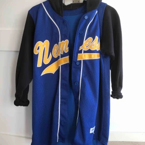  - Köpt på secondhand, funkar både för M och S dock lite tight i armarna! Köparen står för frakt. 💎💎