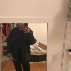  - Äkta Levi’s jeans jacka i super skick, köparen står för frakt:)