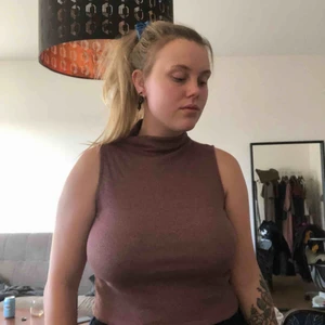  - Säljer ett utav mina absolut favoritlinnen då det tyvärr inte kommer till användning lika mycket längre.. så himla fin färg, så bekväm och älskar kragen!!!  Köparen står för frakt! 🧡