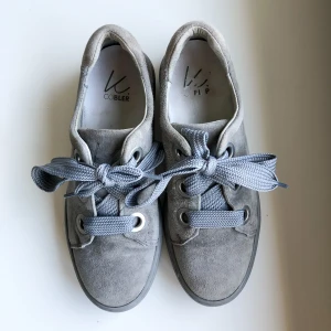 K.COBLER, valetta 3 eye, 37 - Vill nu sälja mina skor som jag använt få gånger då de är storlek 37, men smala i modellen. Annars är de i bra skick. Orginal pris: 1.100kr