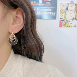 Snygga örhängen  - 925 sterling silver earring så det rostar inte❤️❤️  perfekta till både vardag och fest! ⚡️89+11 frakt helt nya! 🥰 