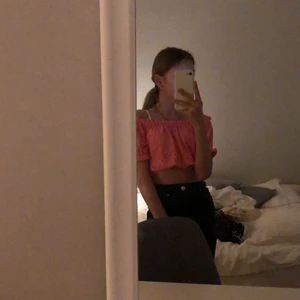 Of choulder top - Oanvänd topp i fint skick orginalpriset: 179kr