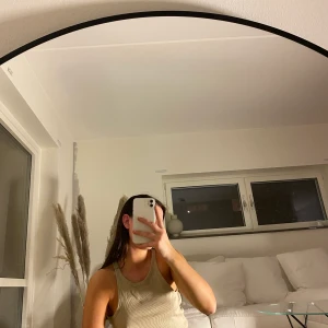 Gina linne - Storlek L, helt oanvänt. Köpare står för frakt❤️