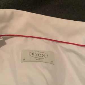 Eton skjorta  - Extremt bra skick på skjortan men säljer pågrund av fel storlek 