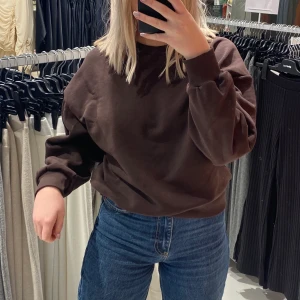 Sweatshirt - Helt ny brun sweatshirt st m