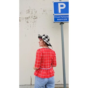 Blus  - Egensydd blus, funkar att för sig själv eller m linne, t-shirt eller varför inte en polo under 