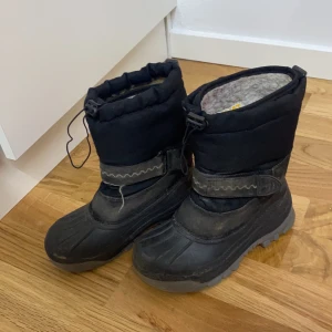 Kavat - Skor/ stövlar till barn. Storlek 29/30. 