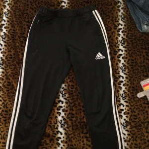  - Adidas original byxor 