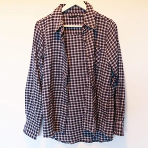  - Mysig flannelskjorta från lager 157! Använd några få gånger, bra skick. 