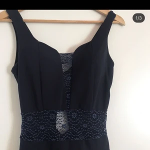  - Jumpsuit i Fint skick använd endast 1 gång.  Köparen står för frakten:) 