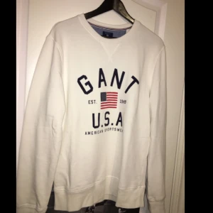  - Oanvänd gant tröja, säljer pga inte min stil längre