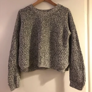  - Stickad tröja 