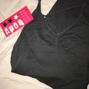  - Helt ny body från asos, med krossad rygg, köparen står för frakt