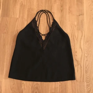  - Fint tröja! Köpt från bubbleroom, har använt 2 gånger.  Jag kan mötas i Stockholm eller posta 😊