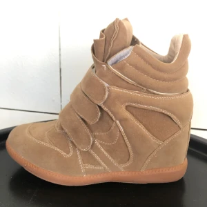  - Isabel Marant look a like sneakers. Aldrig använda!
